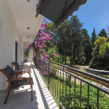 Park View Apartments Каштела Экстерьер фото