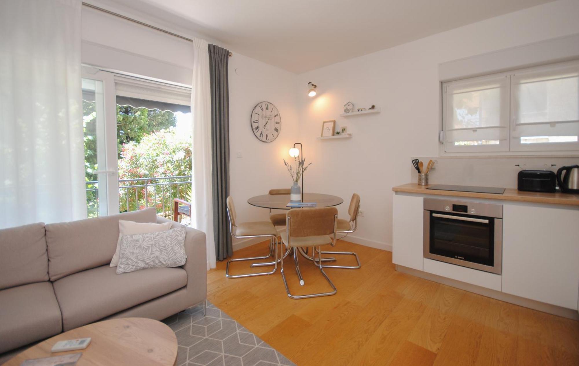 Park View Apartments Каштела Экстерьер фото